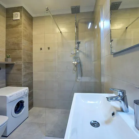 Gustowne Sun Seasons 24 Z Parkingiem W Szklarskiej Porebie By Renters Szklarska Poreba