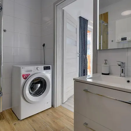 Gustowne Sun Seasons 24 Z Parkingiem W Szklarskiej Porebie By Renters Daire